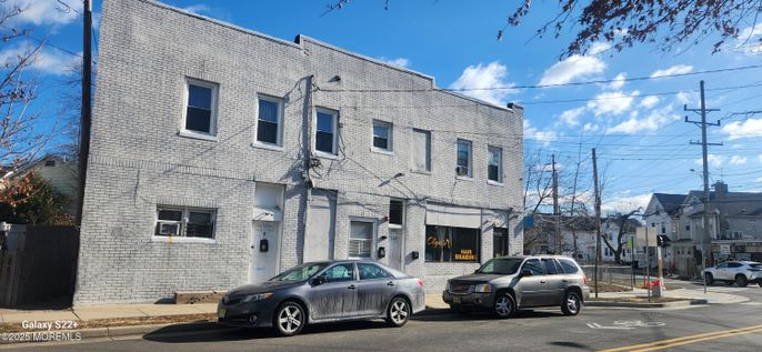 Exterior, Facade, Brick Facade, Rowhouse