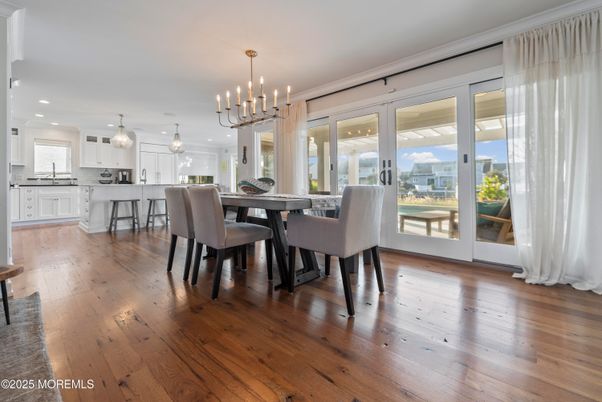Dining room, Interior, Kitchen, Pendant Lights, Recessed Lighting, Wood Texture Flooring