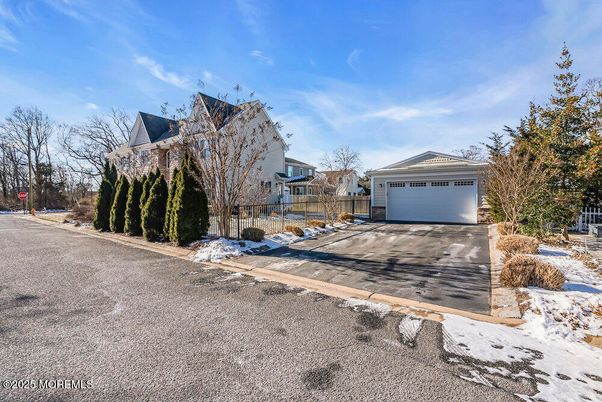 Detached Garage, Exterior