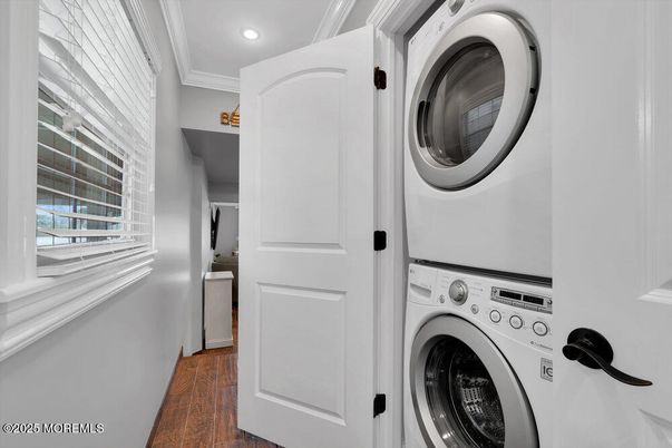 Interior, Recessed Lighting, Utility Closets, Washer, Wood Texture Flooring