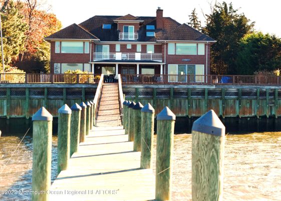 Exterior, Facade, Brick Facade, Lake, Queen Anne Victorian