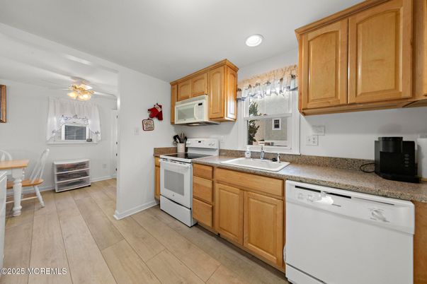 Dining room, Interior, Kitchen, Recessed Lighting, Wood Texture Flooring