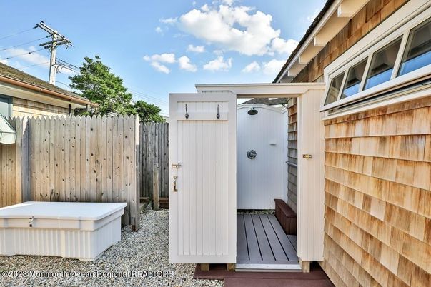 Exterior, Hot Tub