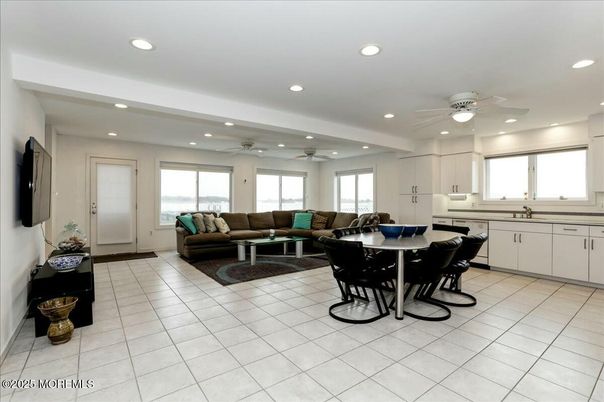 Dining room, Interior, Living room, Recessed Lighting