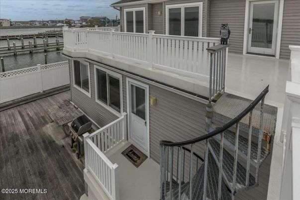 Exterior, Water