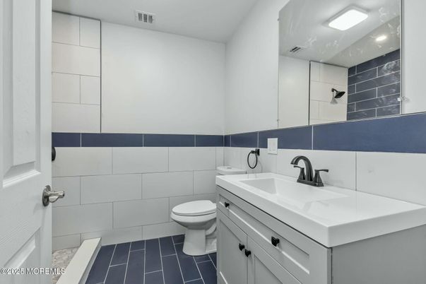 Bathroom, Interior, Recessed Lighting, Wood Texture Flooring