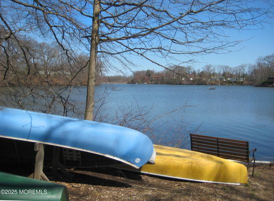Exterior, Lake