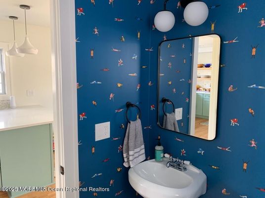 Bathroom, Interior, Pendant Lights