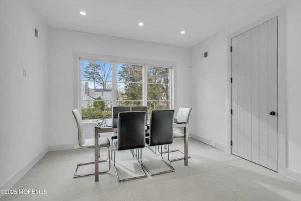 Dining room, Interior, Recessed Lighting