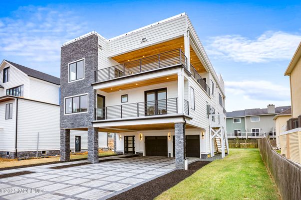 Backyard, Exterior, Facade, Rowhouse