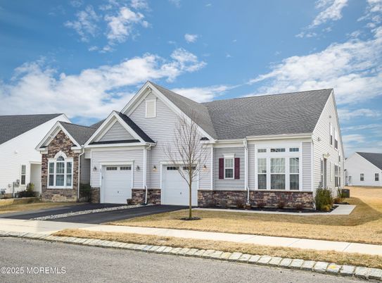 Attached, Exterior, Facade, Farmhouse
