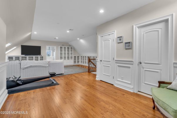 Interior, Recessed Lighting, Wood Texture Flooring