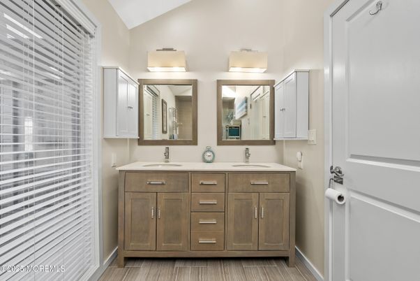 Bathroom, Dual Sink Vanities, Interior