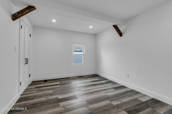 Empty room, Interior, Recessed Lighting, Wooden Beams, Wood Texture Flooring
