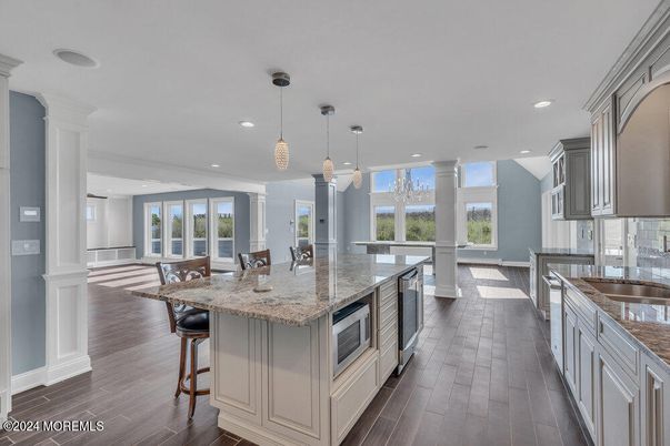 Dining room, Interior, Kitchen, Pendant Lights, Recessed Lighting, Wood Texture Flooring