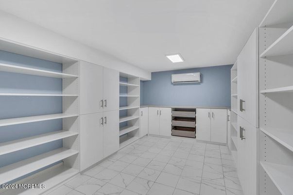 Interior, Marble, Recessed Lighting, Walk-in Closets