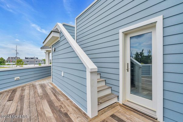 Exterior, Wood Texture Flooring