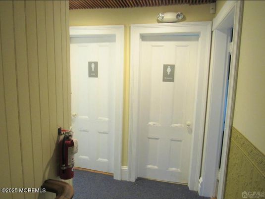 Elevator, Interior