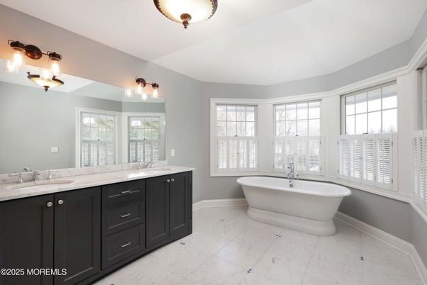 Bathroom, Dual Sink Vanities, Free Standing Baths, Interior