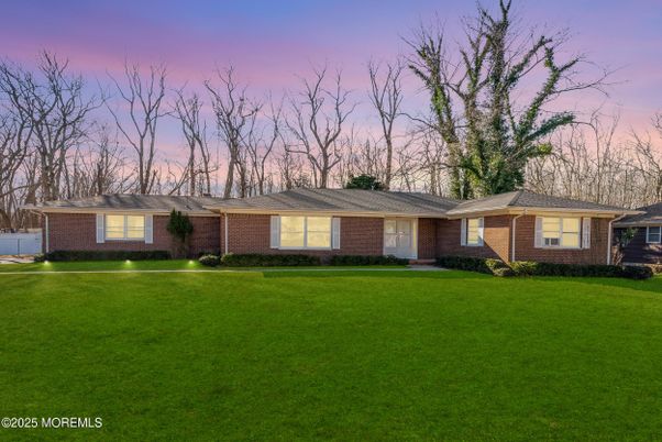 Exterior, Facade, Brick Facade, Ranch