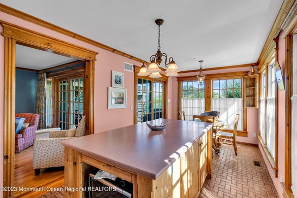 Chandelier, Dining room, Interior, Pendant Lights