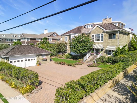 Detached Garage, Exterior, Facade, Mediterranean
