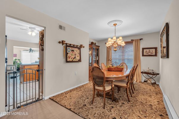 Chandelier, Dining room, Interior