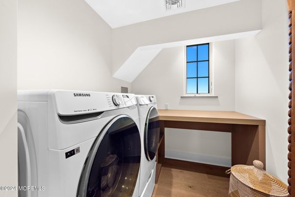 Interior, Washer, Wood Texture Flooring