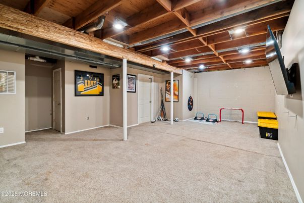 Empty room, Interior, Wooden Beams, Wooden Ceilings