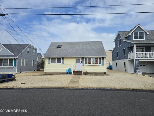 Exterior, Facade, Cape Cod
