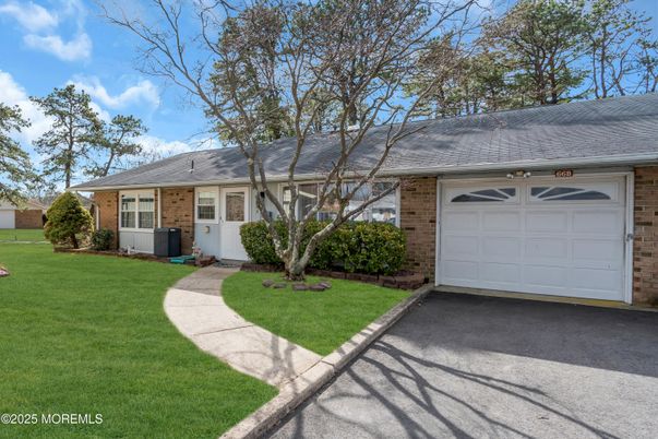 Attached, Exterior, Facade, Brick Facade, Ranch