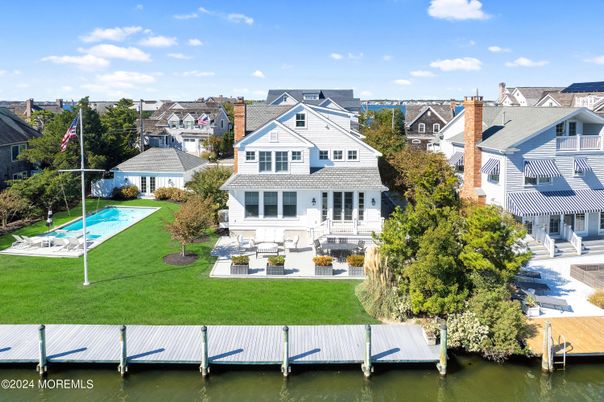 Exterior, Lake, Pool, Water