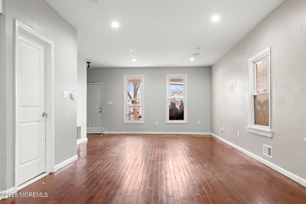 Empty room, Interior, Recessed Lighting, Wood Texture Flooring