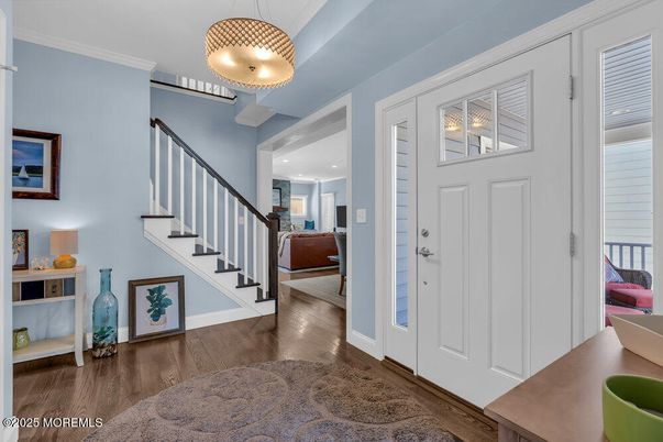 Interior, Pendant Lights, Wood Texture Flooring