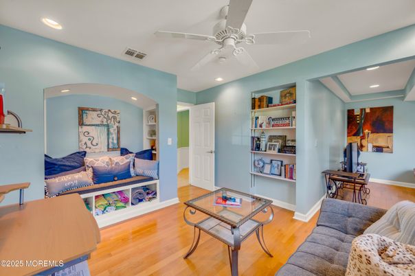 Interior, Living room, Recessed Lighting, Wood Texture Flooring