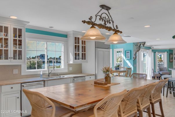 Dining room, Interior, Kitchen, Recessed Lighting