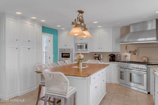 Interior, Kitchen, Pendant Lights, Recessed Lighting, Stainless Steel Appliances