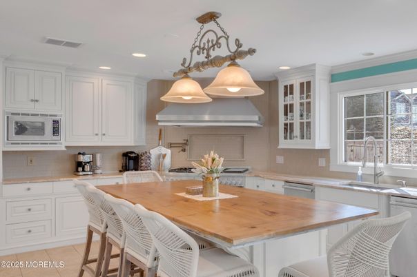 Dining room, Interior, Kitchen, Pendant Lights, Recessed Lighting