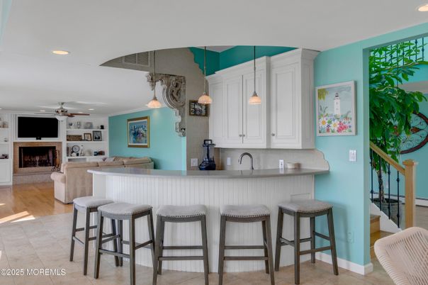 Fireplace, Interior, Living room, Pendant Lights, Recessed Lighting, Wood Texture Flooring