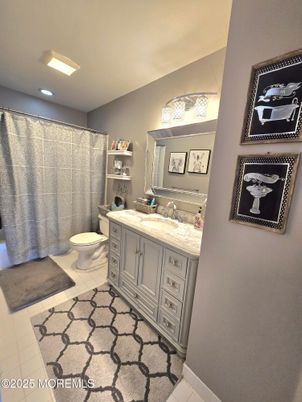Bathroom, Interior, Recessed Lighting
