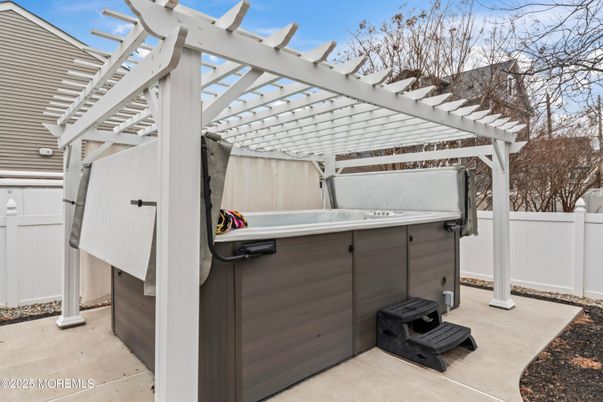 Exterior, Hot Tub