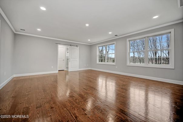 Empty room, Interior, Recessed Lighting, Wood Texture Flooring
