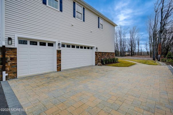 Detached Garage, Exterior