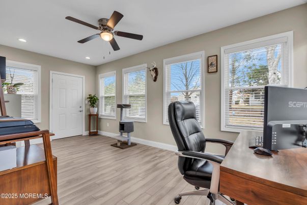 Home Office, Interior, Recessed Lighting, Wood Texture Flooring