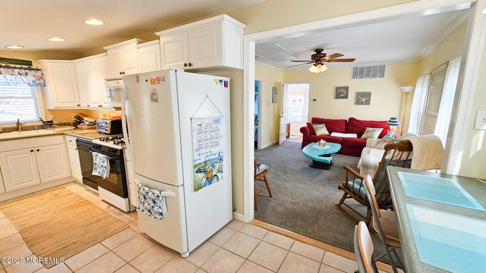 Interior, Kitchen, Living room, Recessed Lighting