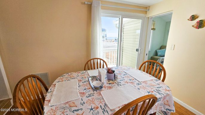 Dining room, Interior, Wood Texture Flooring