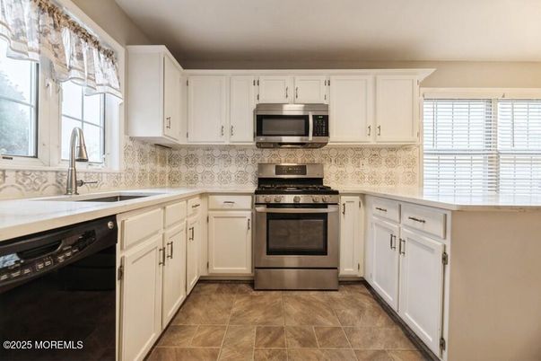 Interior, Kitchen, Stainless Steel Appliances