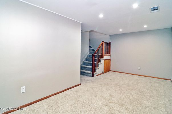 Empty room, Interior, Recessed Lighting