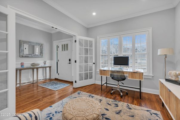 Home Office, Interior, Recessed Lighting, Wood Texture Flooring