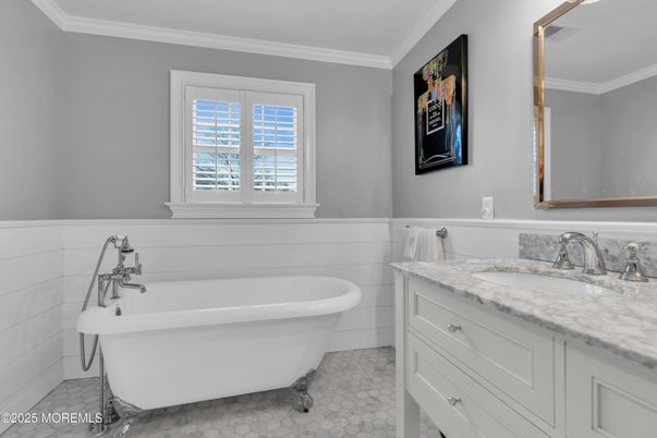 Bathroom, Dual Sink Vanities, Free Standing Baths, Interior
